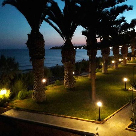 Blue Ocean Apartments Makrýgialos Exterior foto