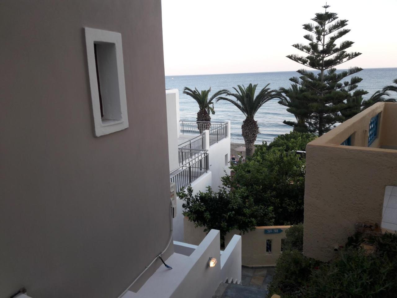 Blue Ocean Apartments Makrýgialos Exterior foto